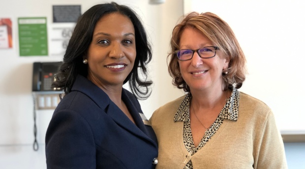 Raquel Skinner, manager of employer outreach, and Stacy Ettinger '93, partner at K&L Gates. 