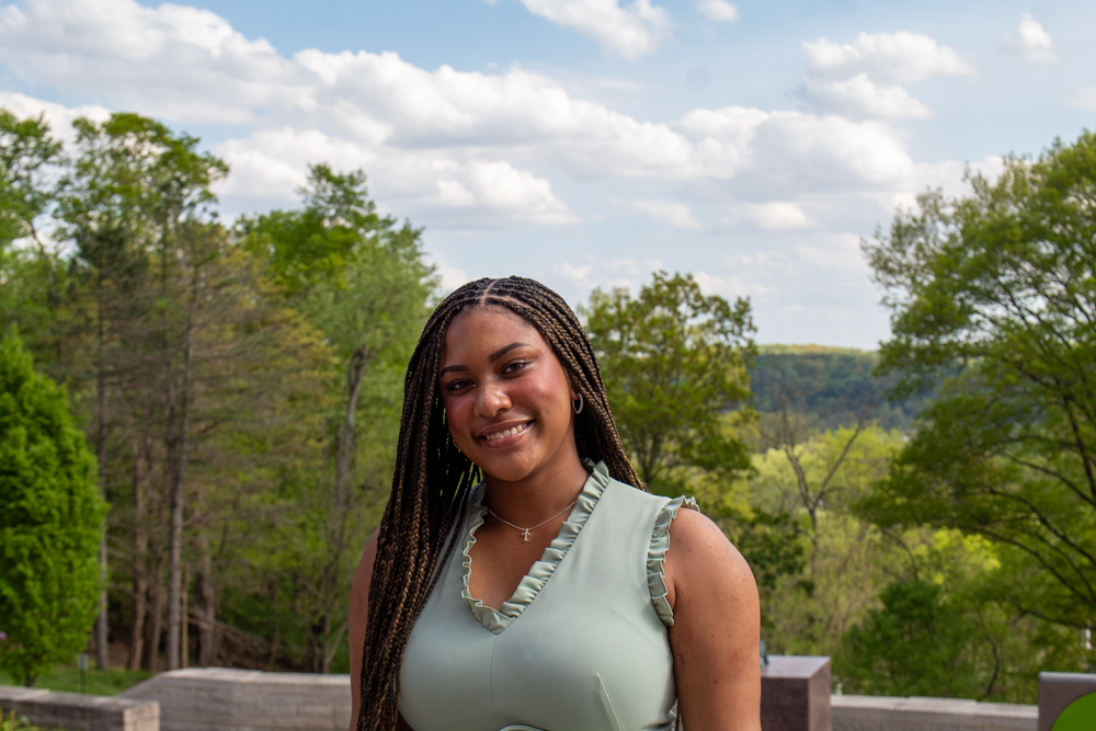 Taylor Thompson Taylor Thompson