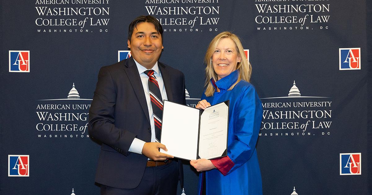Mark Rodriguez receiving the Anthony Morella Professionalism Award