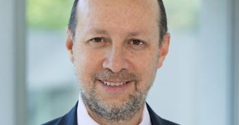 Professor Marcos Orellana